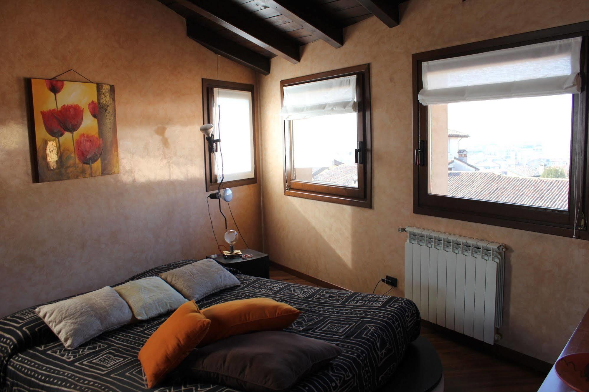 Casa Vacanza Fontana Del Delfino Bergame Extérieur photo